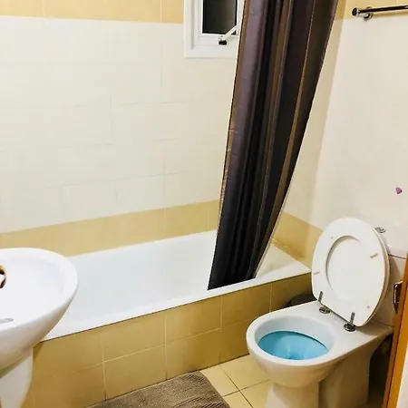 Roy Apartment *